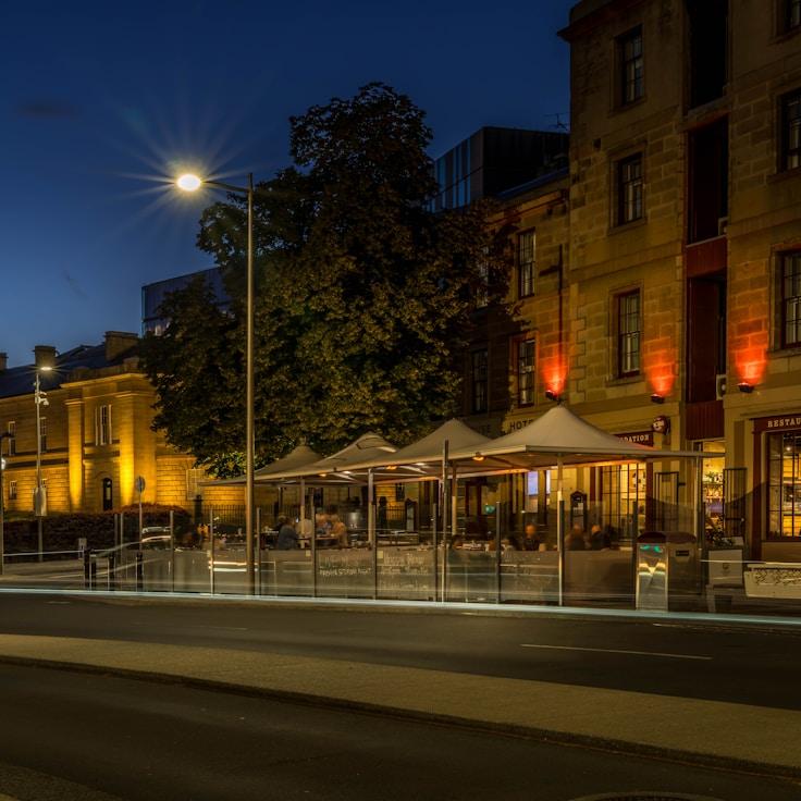 Family terraces and cafés for calm evenings in Dusseldorf